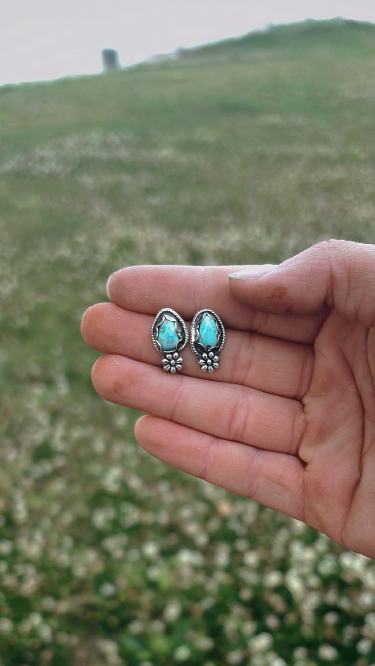 Dry Creek Flower Studs
