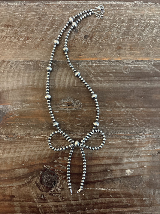 Bow necklace